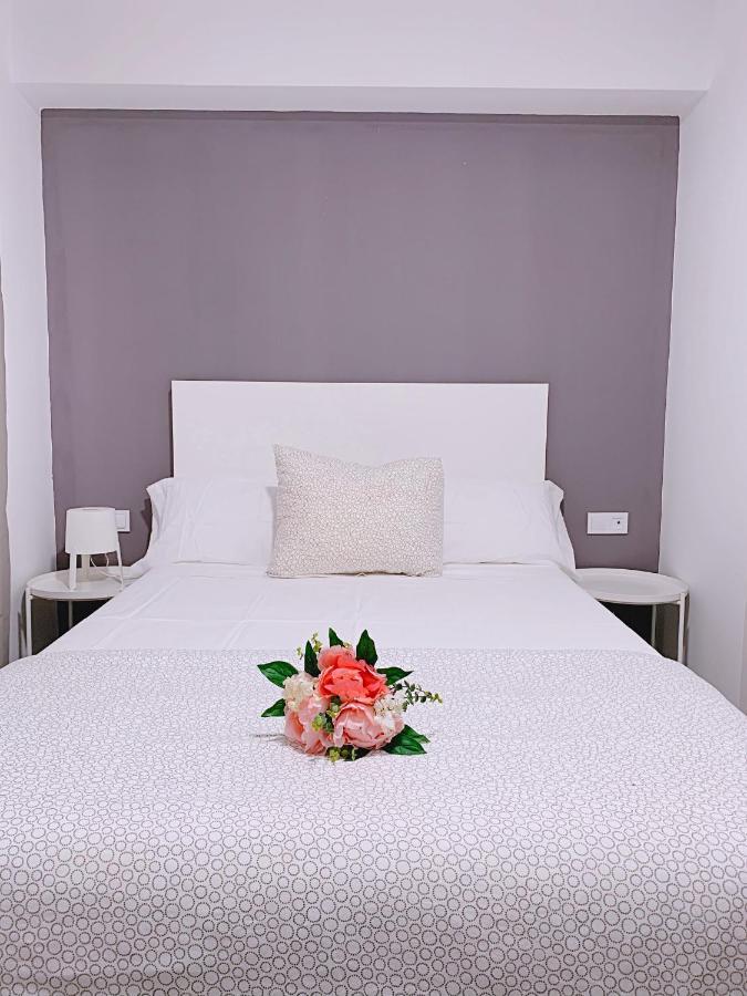Hostal El Castillo Alcalá de Guadaira Εξωτερικό φωτογραφία