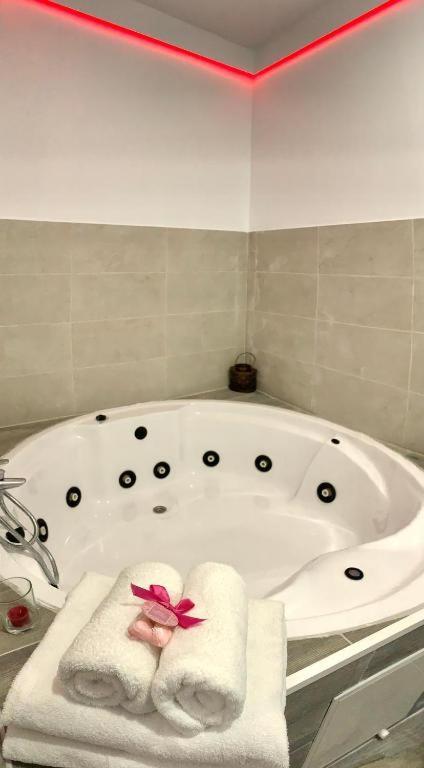 Hostal El Castillo Alcalá de Guadaira Εξωτερικό φωτογραφία