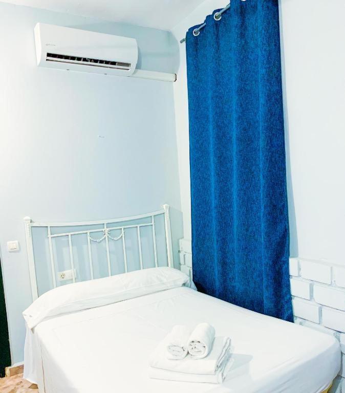 Hostal El Castillo Alcalá de Guadaira Εξωτερικό φωτογραφία